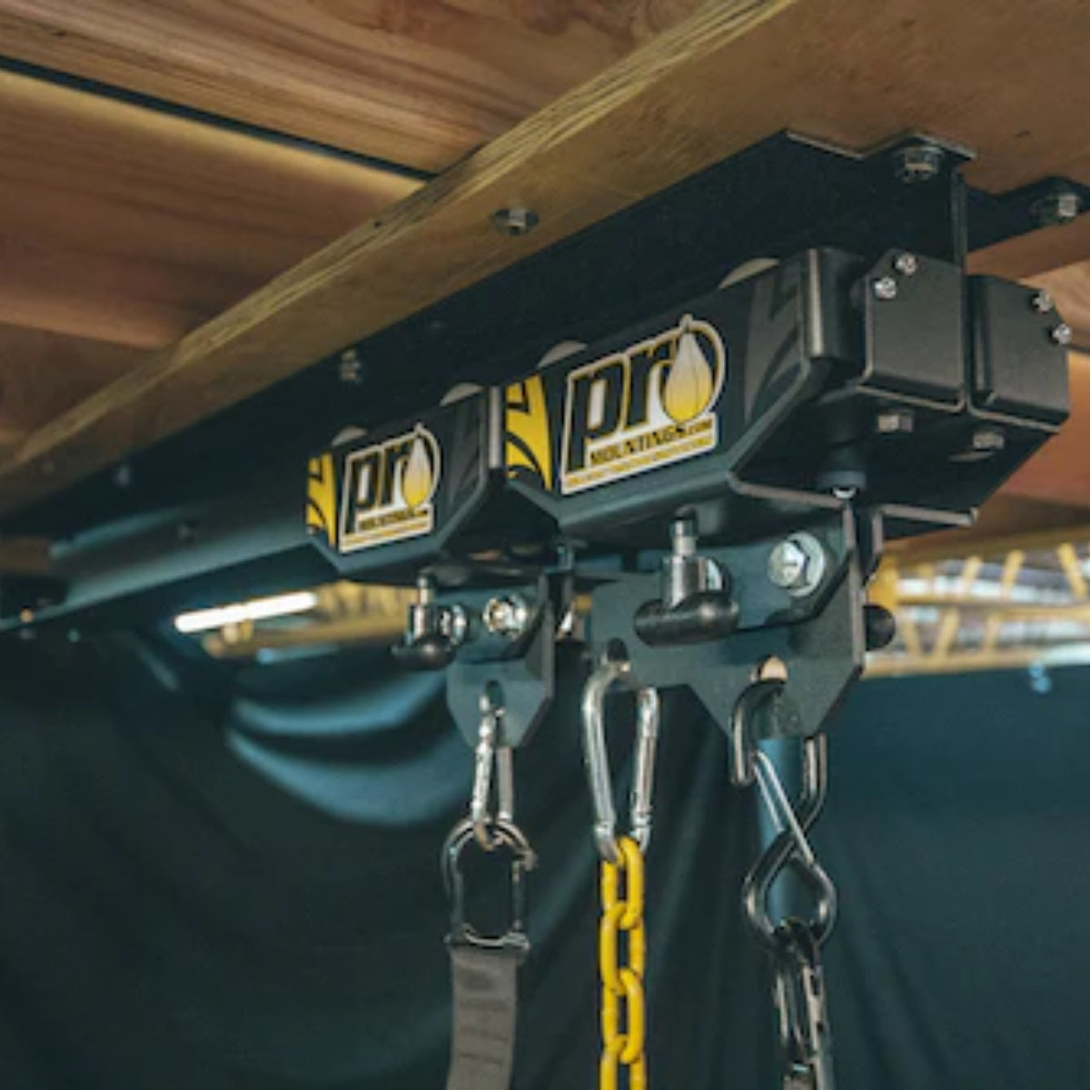 Pro Mountings IB-010R I-Beam Roller Mount at Bytomic Trade and Wholesale