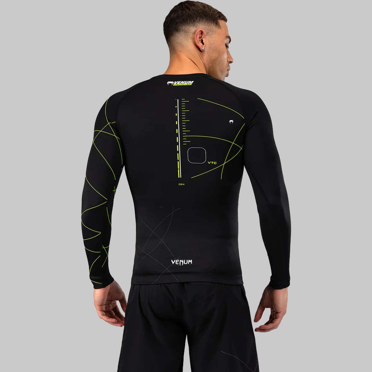 Venum Training Camp 4.0 Long Sleeve Rash Guard Black/Neo Green