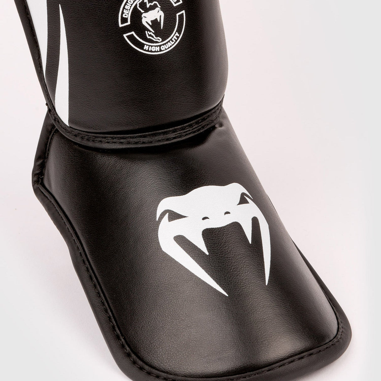 Venum Challenger Kids Shin Guards Black/White - detail