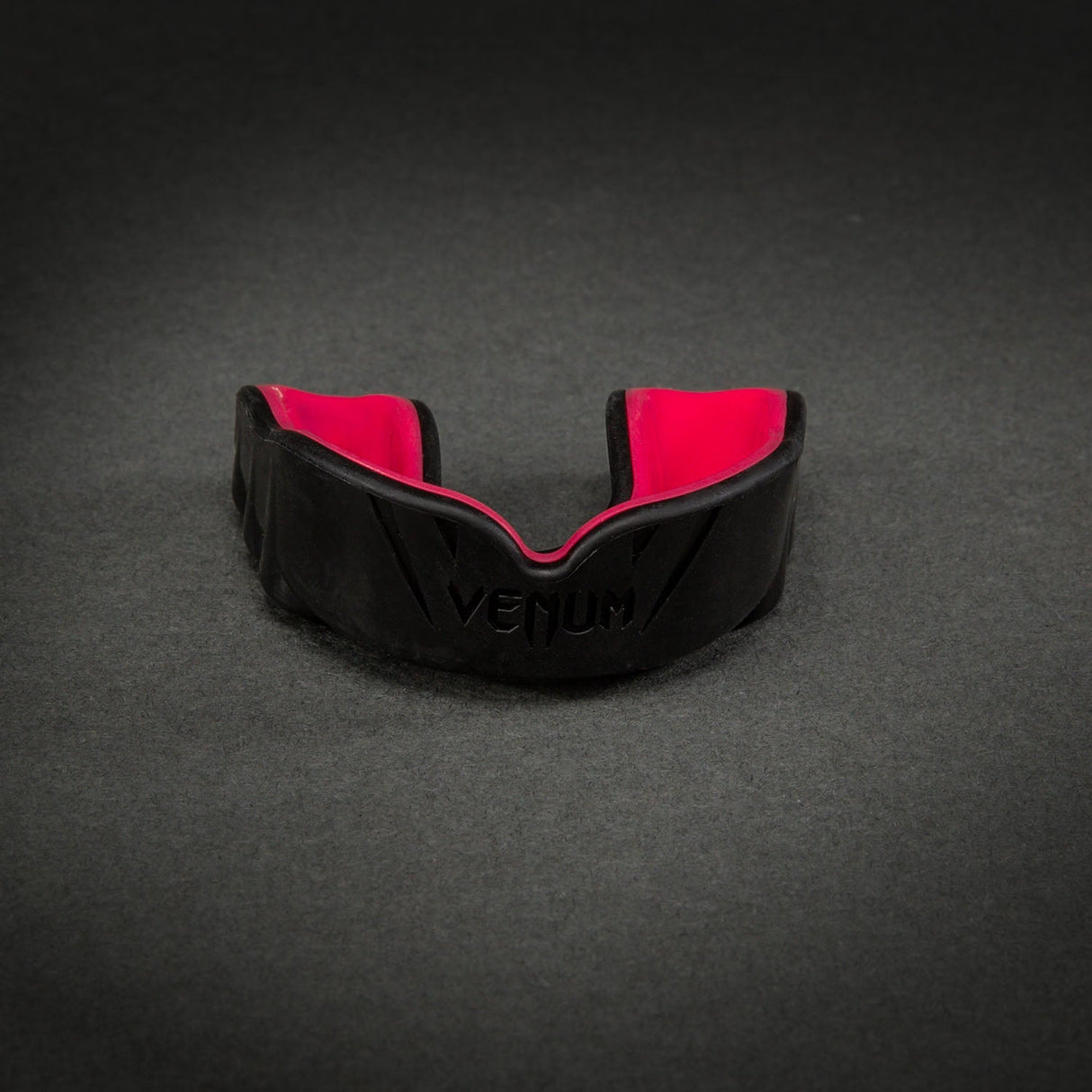 Venum Challenger Mouthguard Black/Raspberry at Bytomic Trade and Wholesale