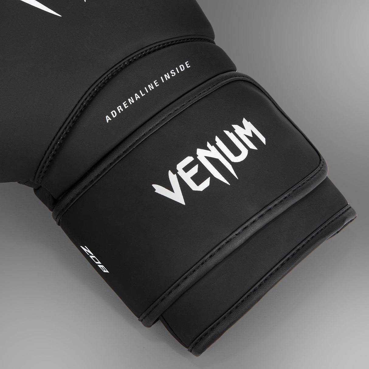 Venum Contender 1.5 Boxing Gloves Black/White - detail