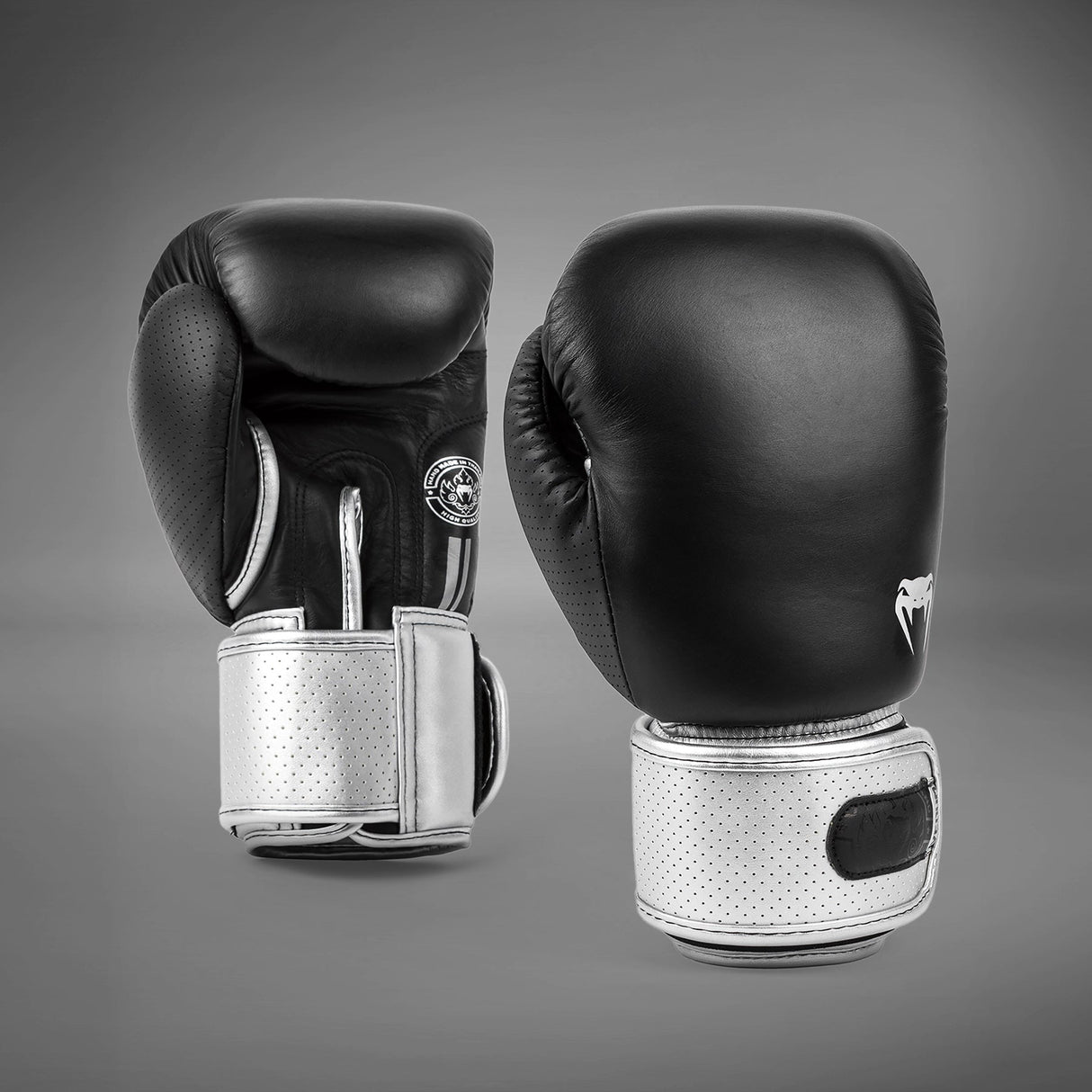 Venum Power 2.0 Boxing Gloves Black/Silver - detail