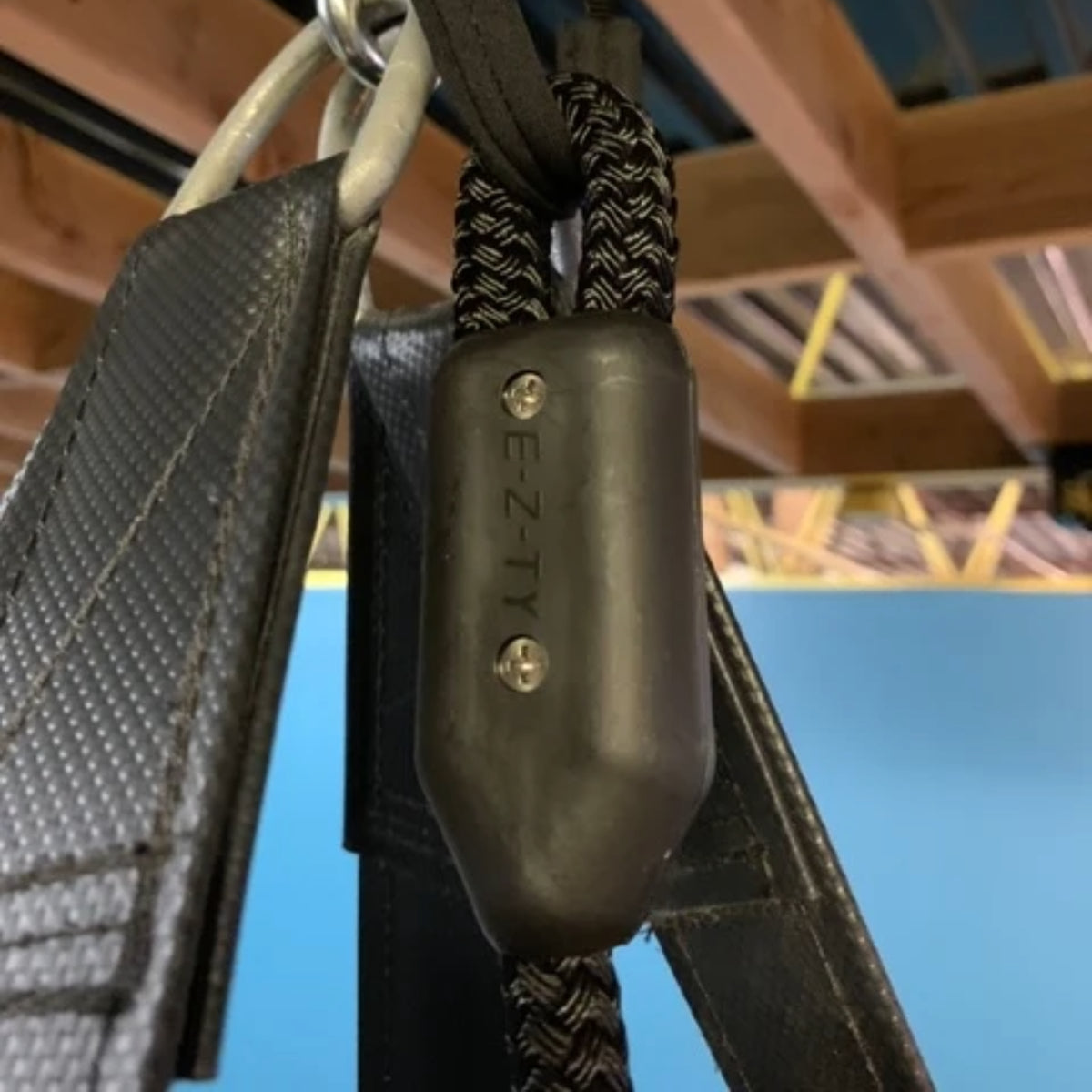 Pro Mountings Spring Plunger Roller Mount With Rope Black at Bytomic Trade and Wholesale