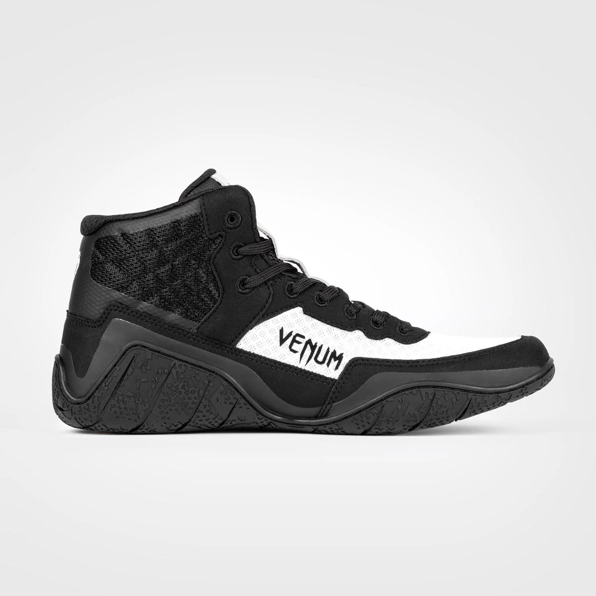 Black/White Venum Elite Wrestling Shoes at Bytomic Trade and Wholesale