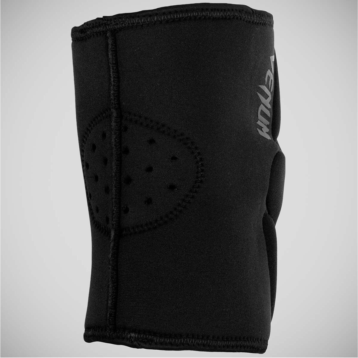 Black/Black Venum Kontact Gel Knee Pads at Bytomic Trade and Wholesale