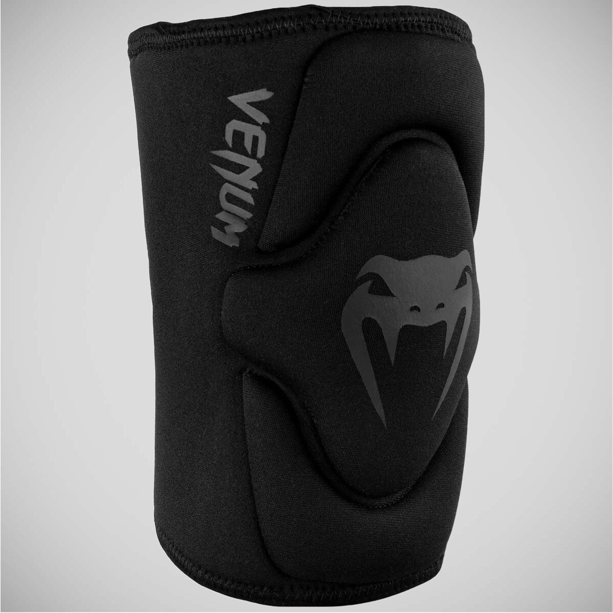 Black/Black Venum Kontact Gel Knee Pads at Bytomic Trade and Wholesale
