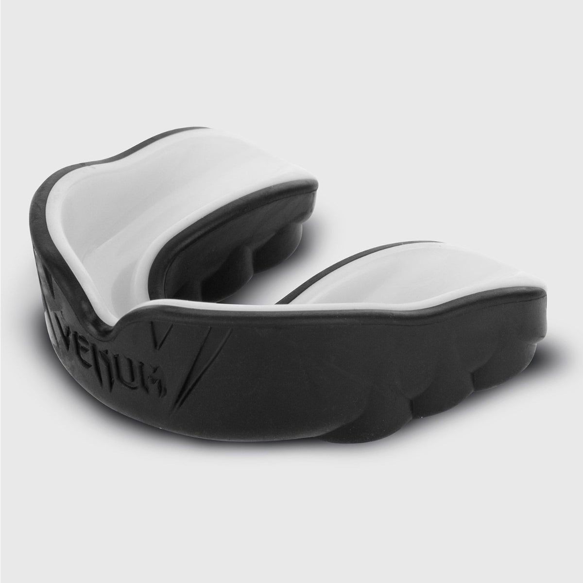Black/White Venum Challenger Mouthguard at Bytomic Trade and Wholesale