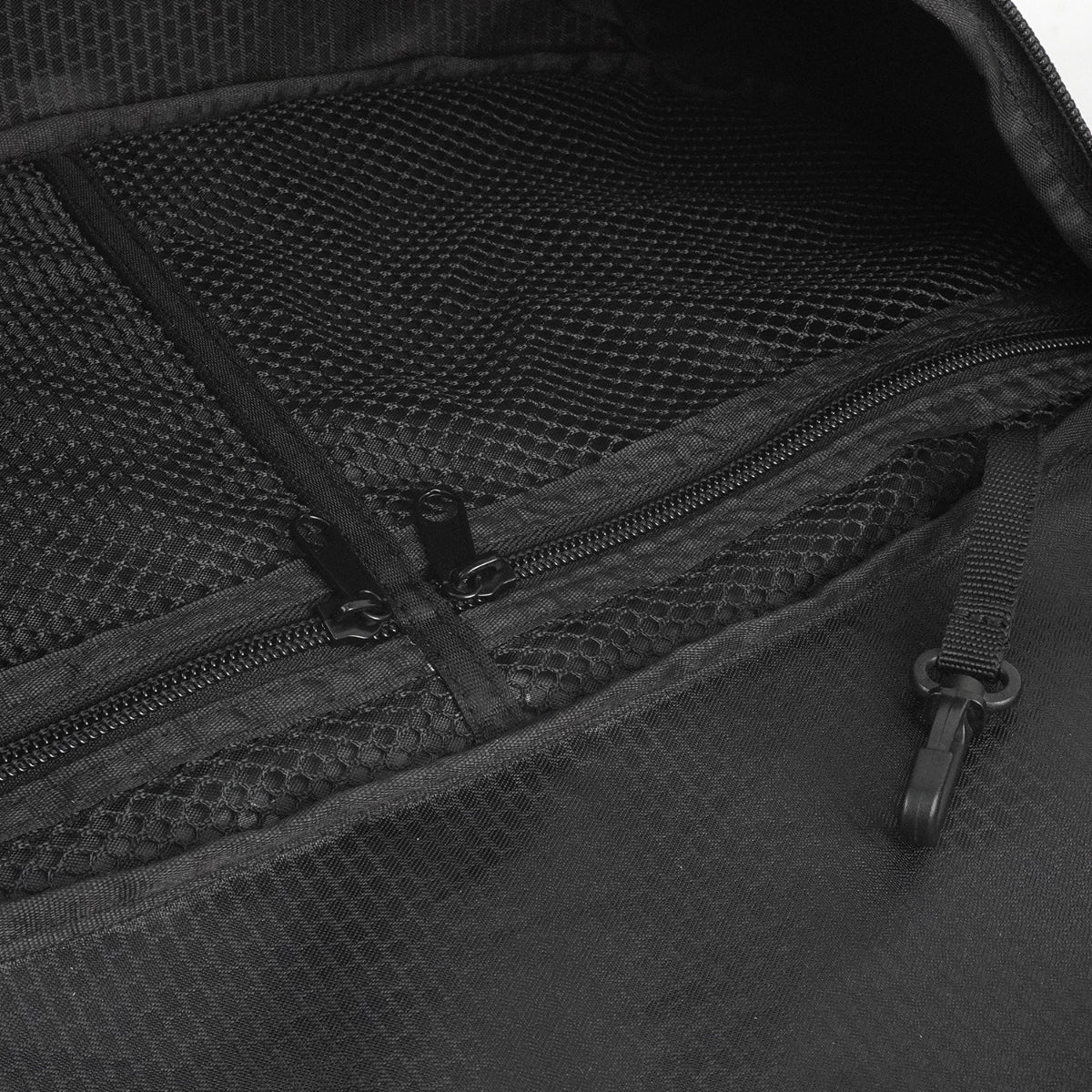 Manto System XXL Crossbody Bag Black