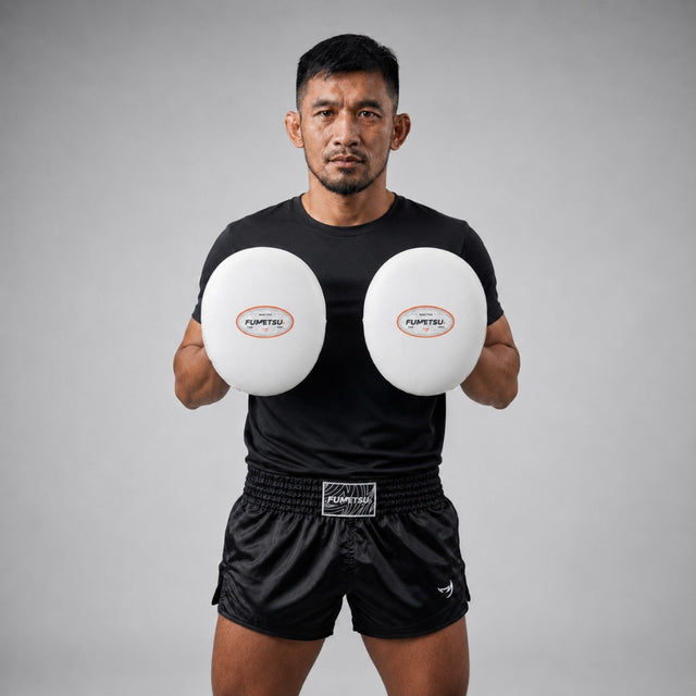 Fumestu FMT1 Air Thai Focus Pads White Lifestyle 1