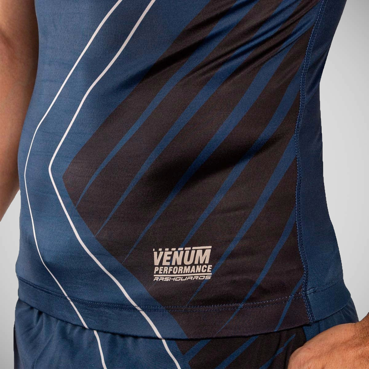 Venum Contender 5.0 Short Sleeve Rash Guard Navy/Black    at Bytomic Trade and Wholesale