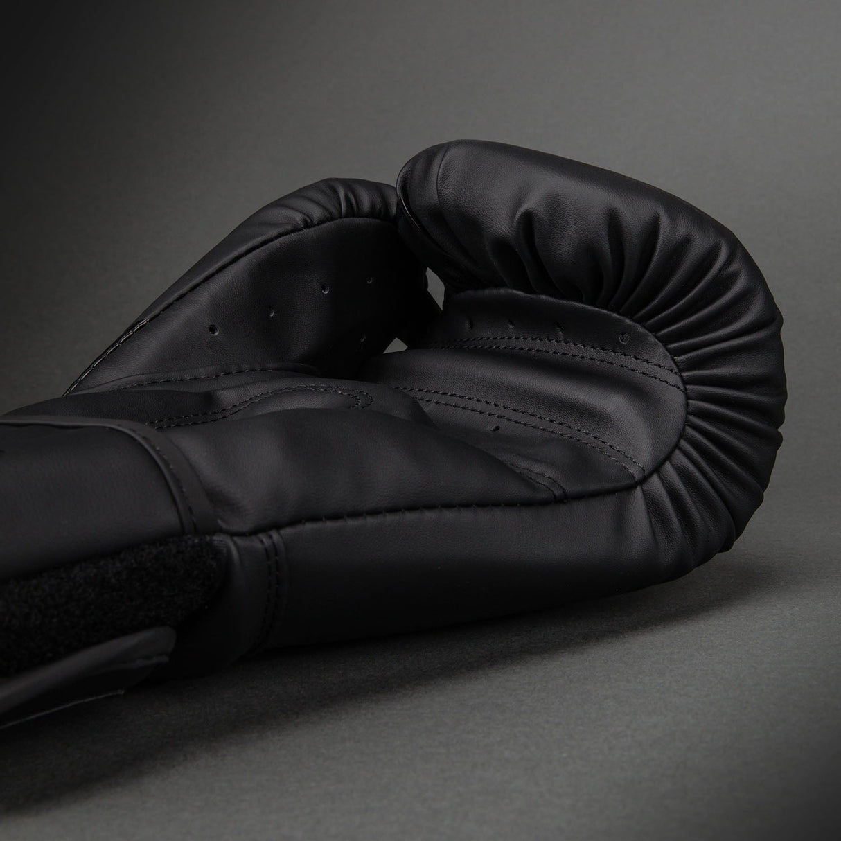 Venum Challenger 2.5 Boxing Gloves – Black/Black - detail