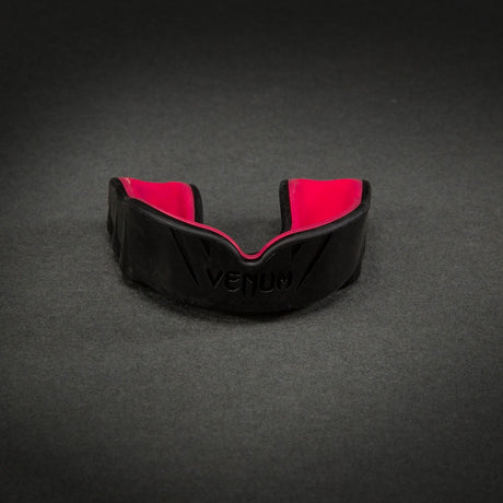 Venum Challenger Mouthguard Black/Raspberry    at Bytomic Trade and Wholesale
