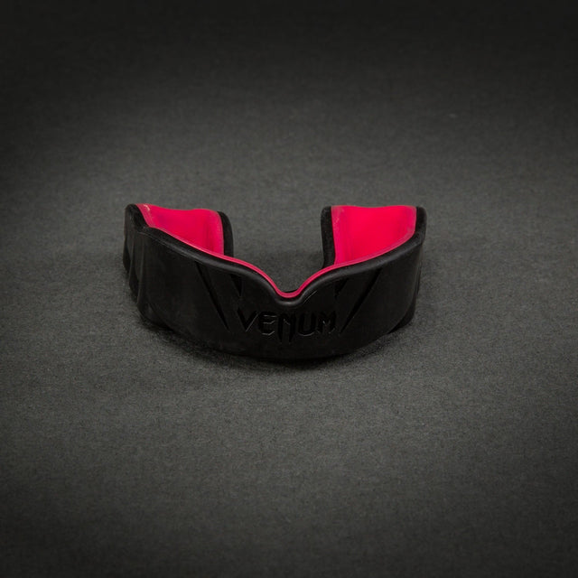 Venum Challenger Mouthguard Black/Raspberry    at Bytomic Trade and Wholesale