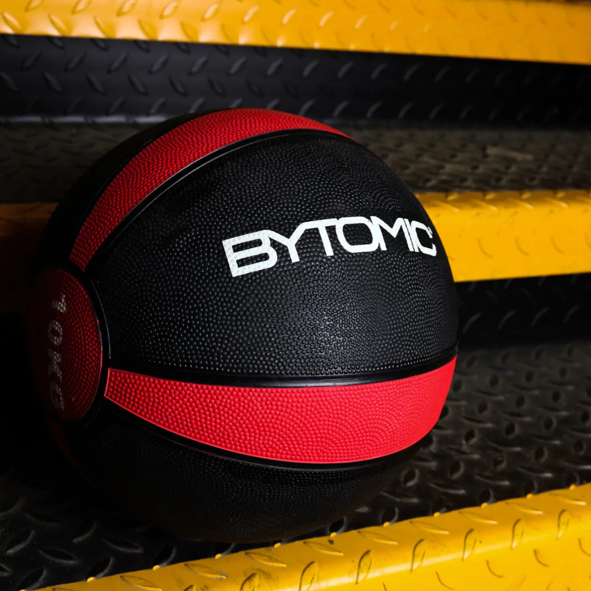 Black/Red Bytomic 9kg Rubber Medicine Ball    at Bytomic Trade and Wholesale